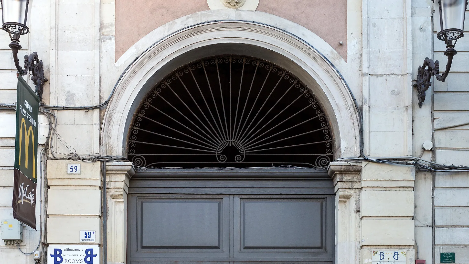 Da Gianni E Lucia Rooms With Bathroom In The City Center Katánie Penzion