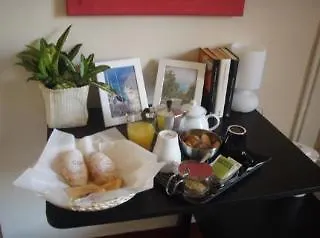Da Gianni E Lucia Rooms With Bathroom In The City Center Catania Guest house