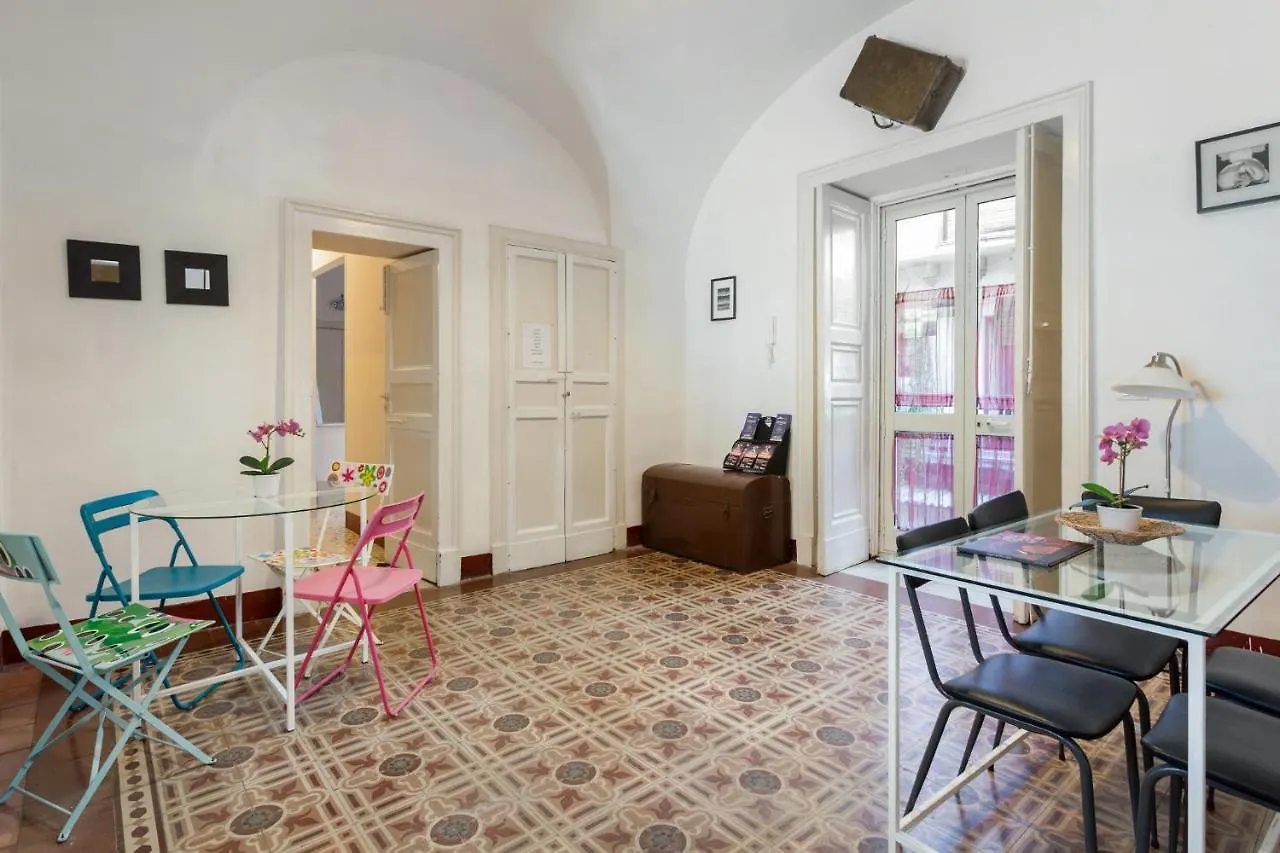 Da Gianni E Lucia Rooms With Bathroom In The City Center Katánie