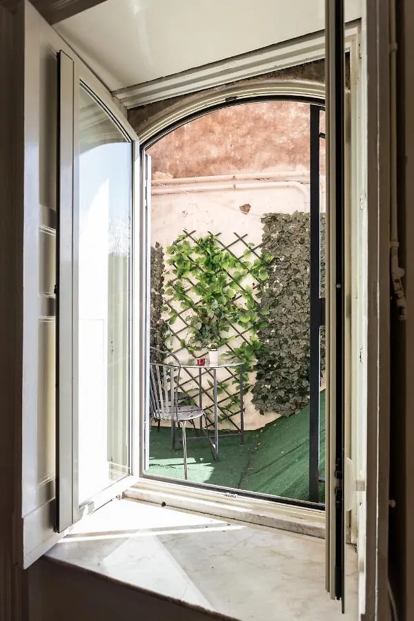 Da Gianni E Lucia Rooms With Bathroom In The City Center Catania Guest house