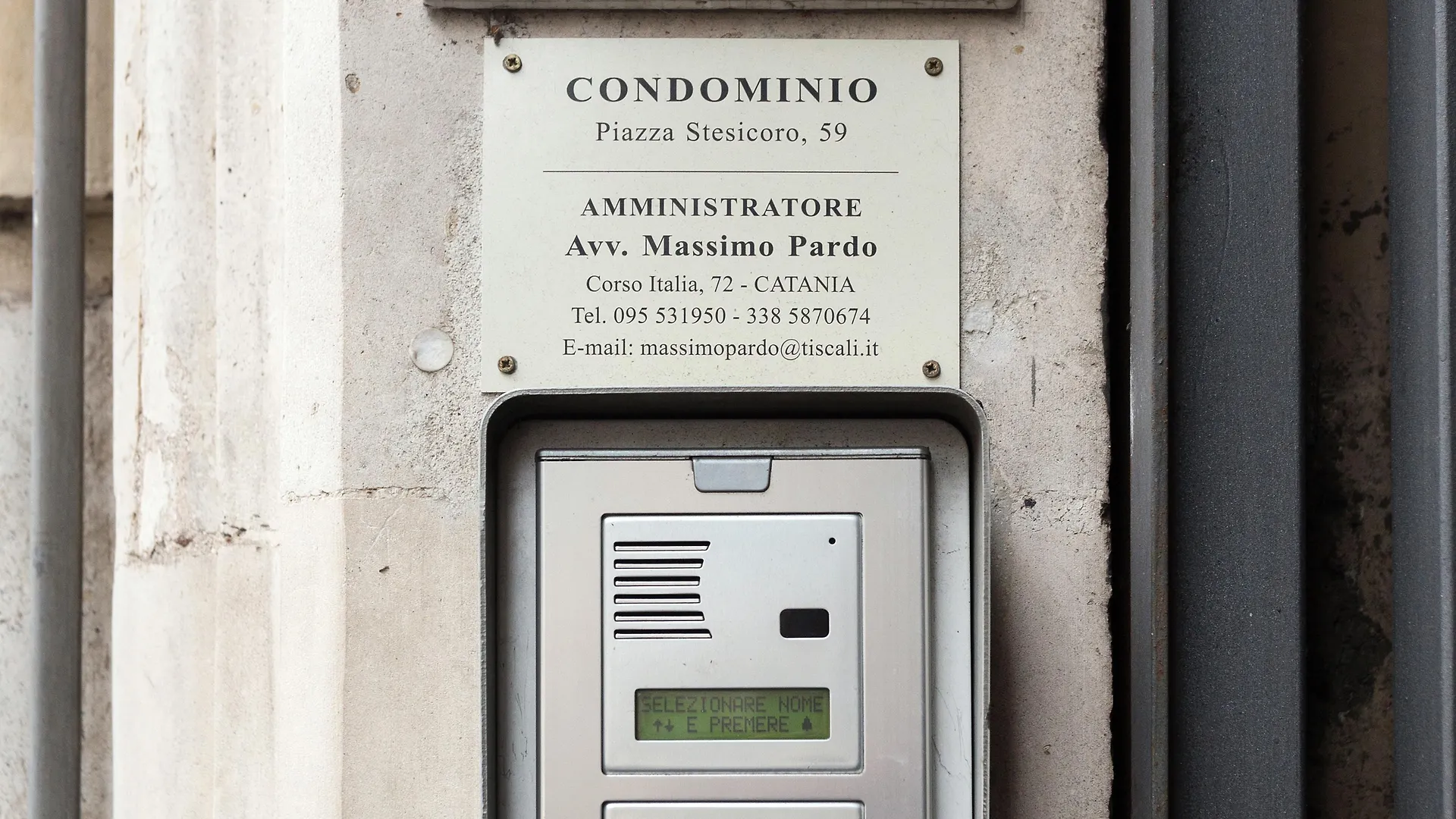 Da Gianni E Lucia Rooms With Bathroom In The City Center Catania