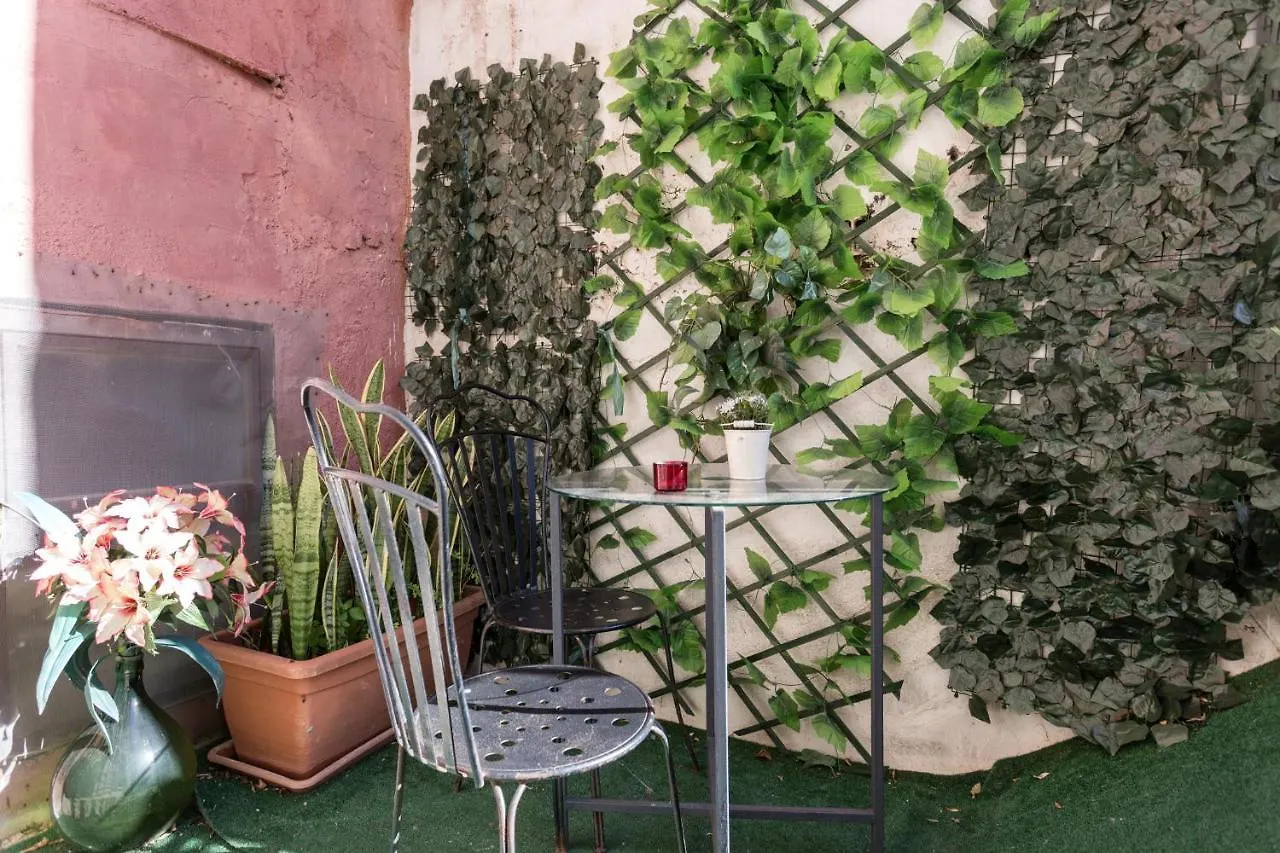 Da Gianni E Lucia Rooms With Bathroom In The City Center Catania Guest house
